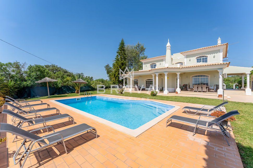 Property photo 2 of 47