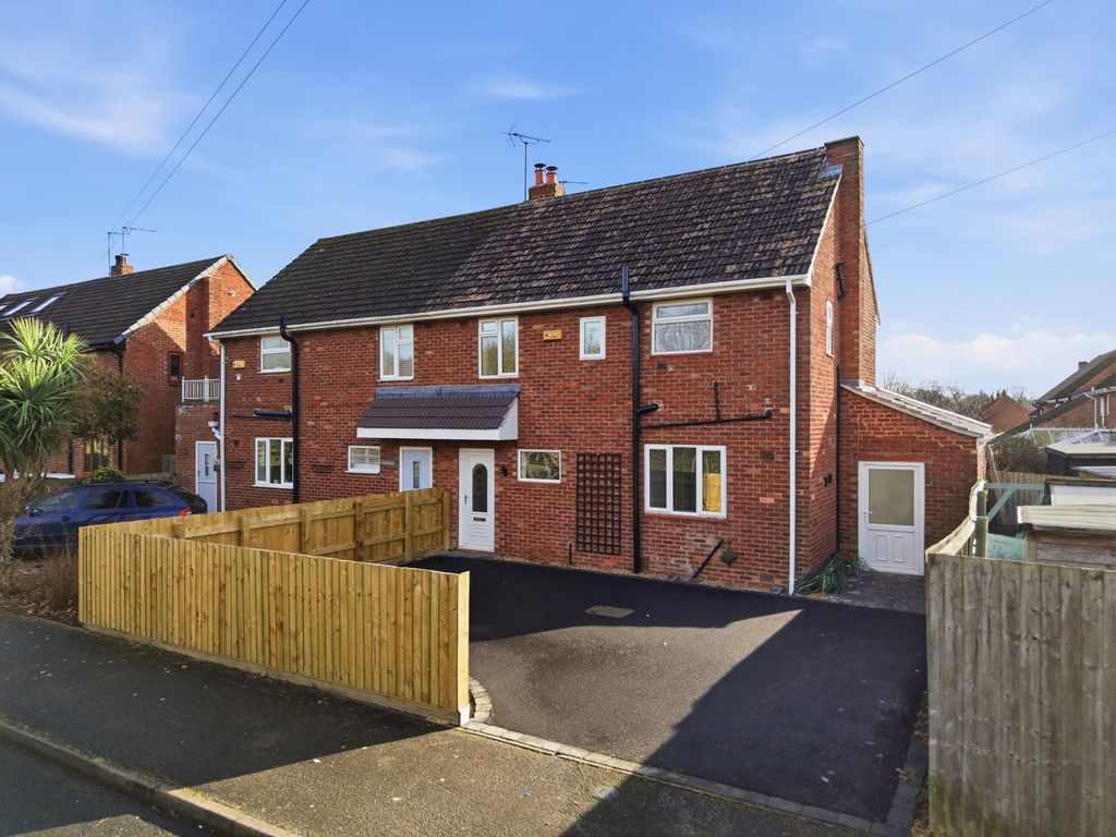 Property photo 2 of 31