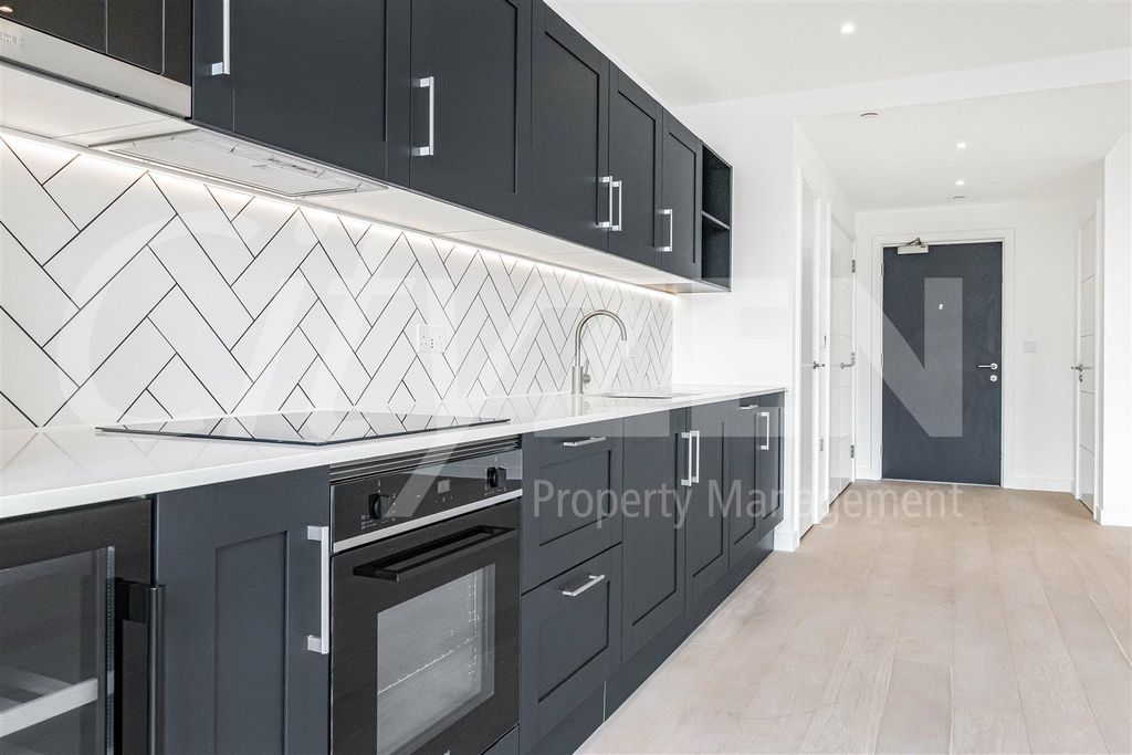 Property photo 2 of 49 Kitchen
