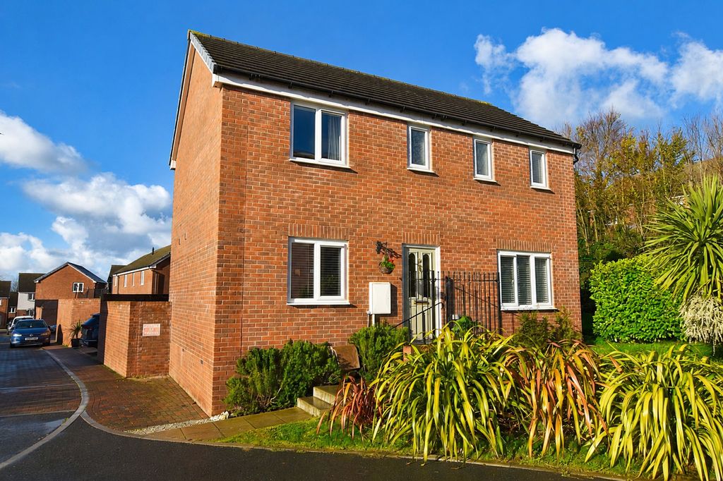 Property photo 1 of 29 External