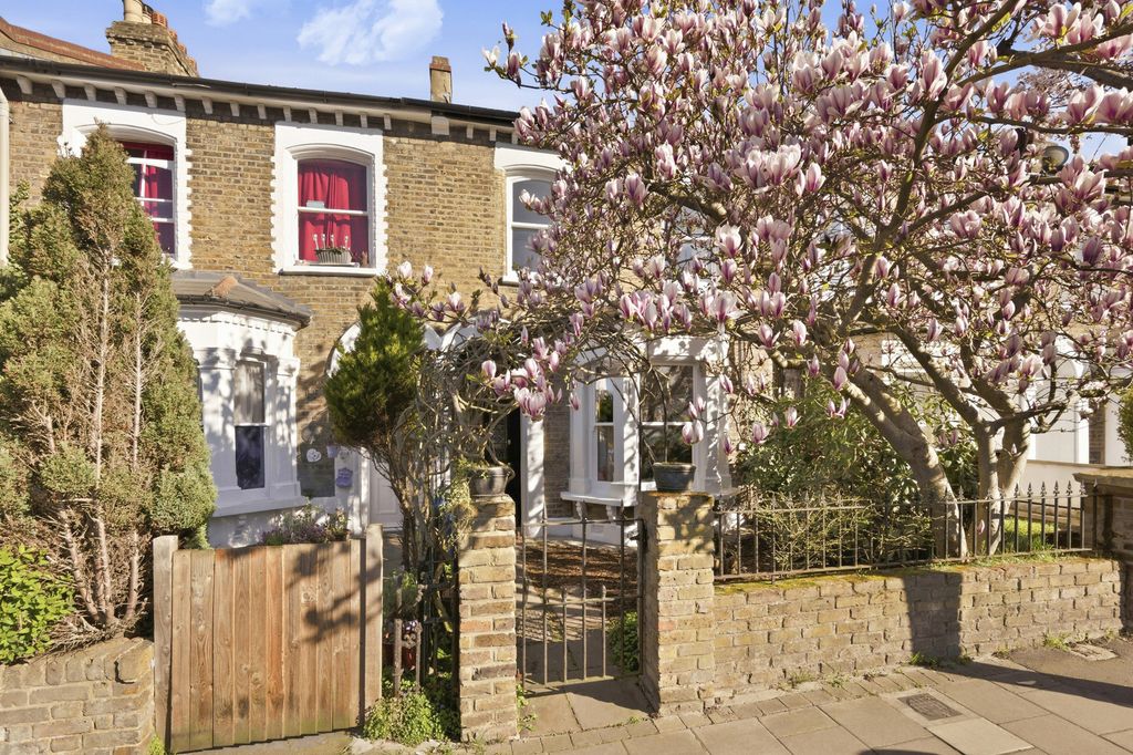 Property photo 2 of 17