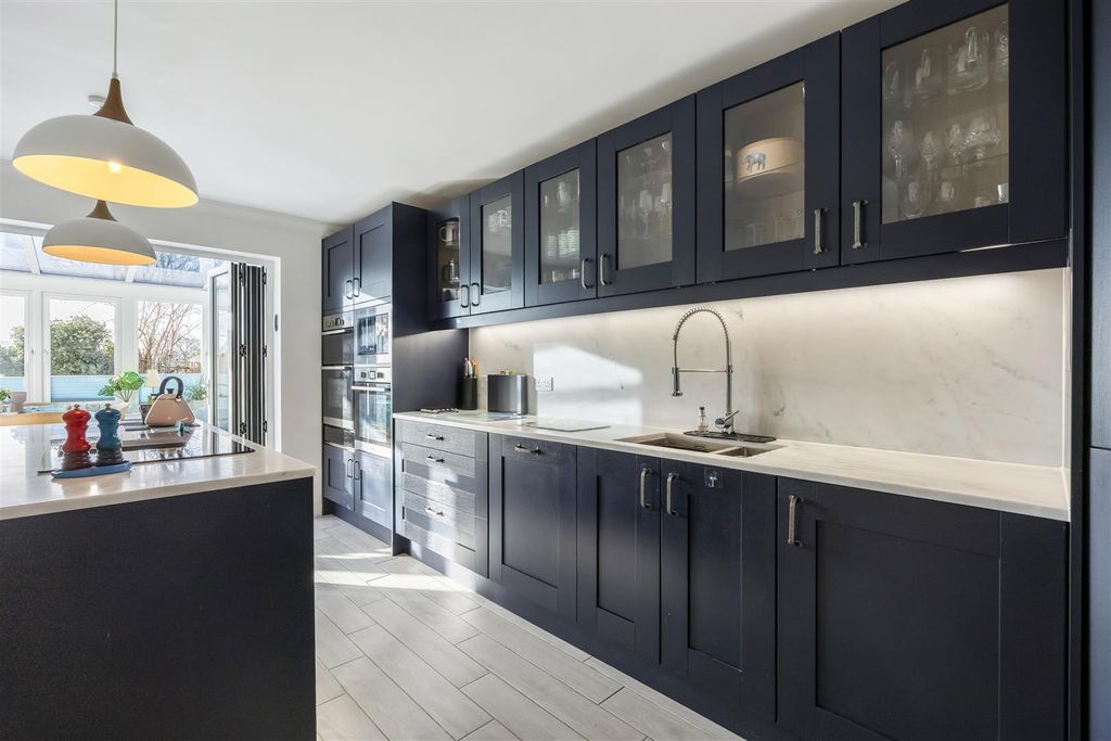 Property photo 2 of 19 Ph14_6324227.Jpg