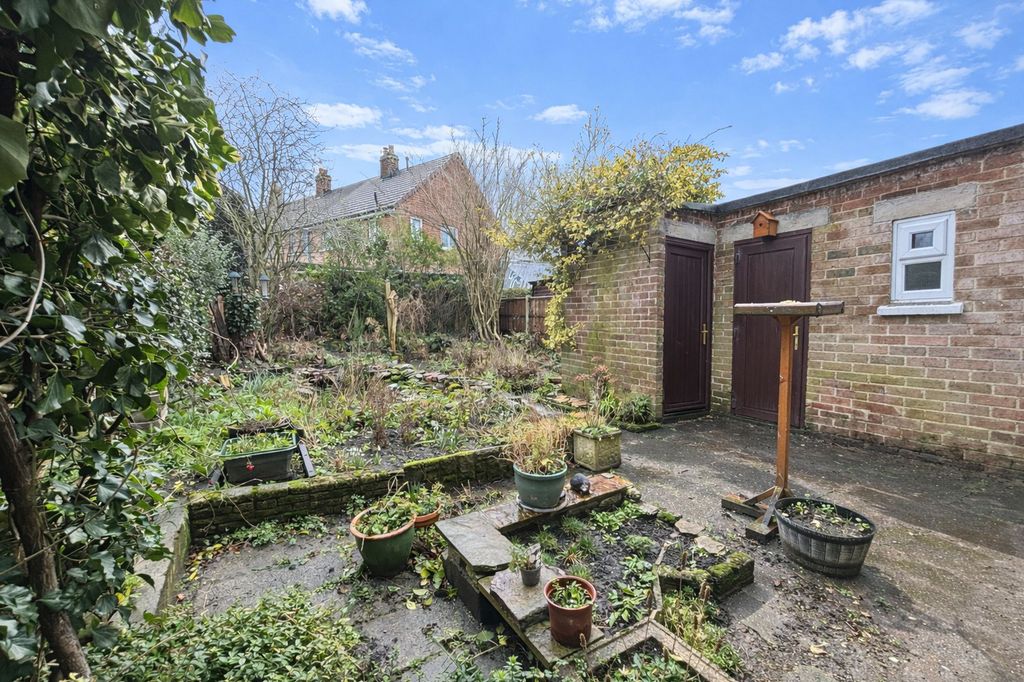 Property photo 2 of 14 Garden