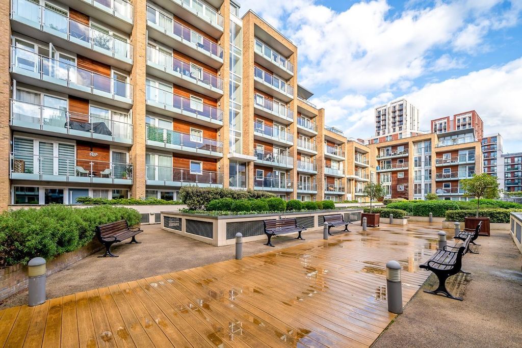 Property photo 2 of 19