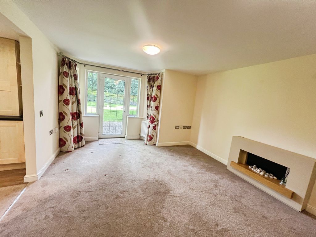 Property photo 2 of 14 Lounge