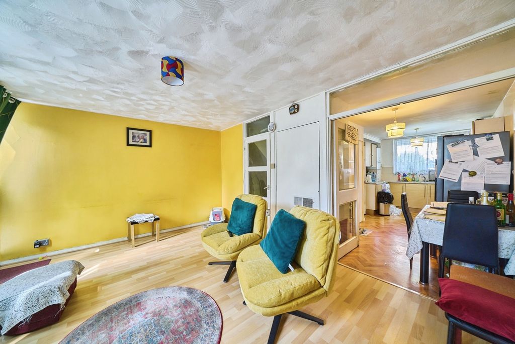 Property photo 2 of 18 Pbox-Img.Jpg