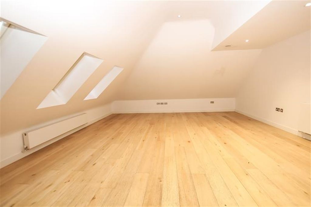 Property photo 1 of 8 (Main)