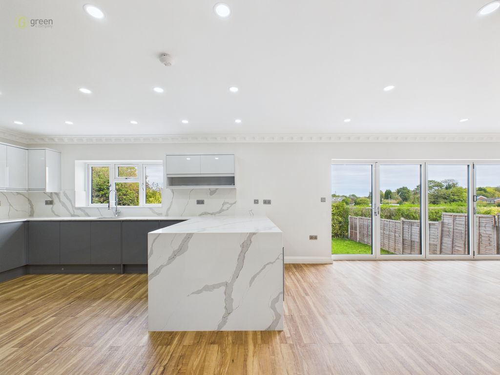 Property photo 2 of 26 Cam03830G0-Pr0224-Still006