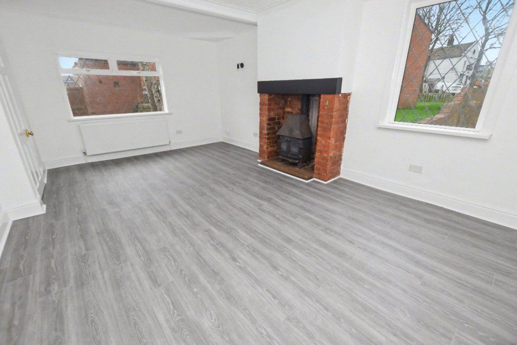 Property photo 2 of 12 Lounge