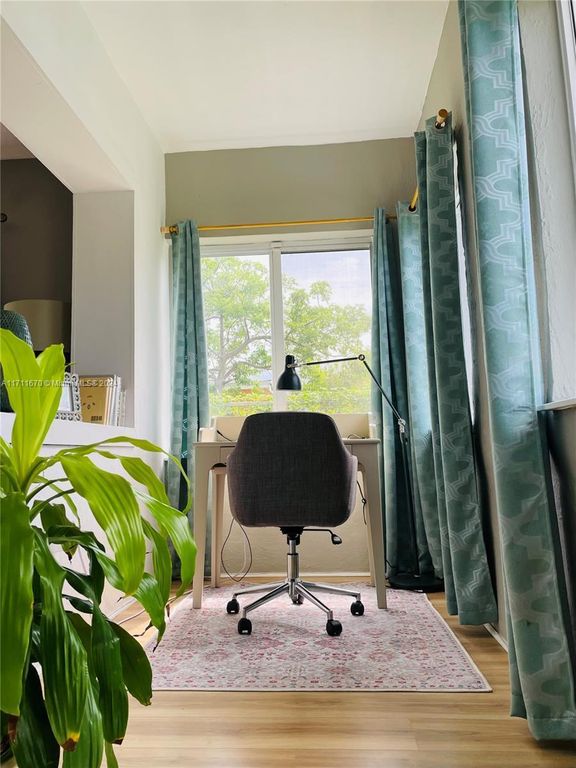 Property photo 3 of 14 <Alttext/>