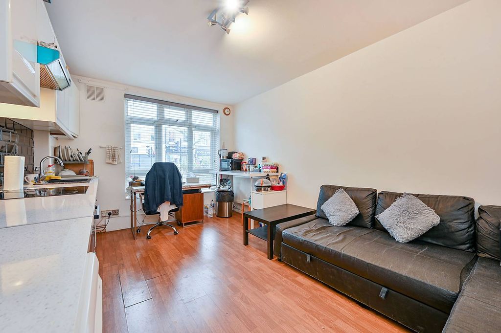 Property photo 3 of 7