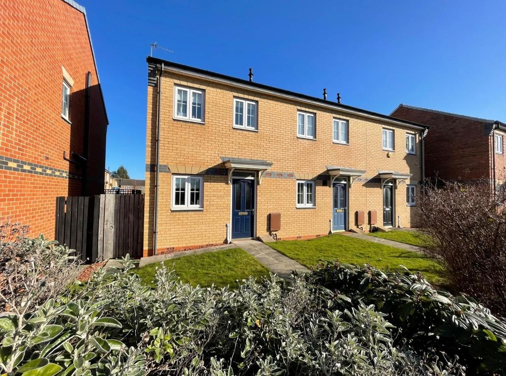 Property photo 1 of 11 Front