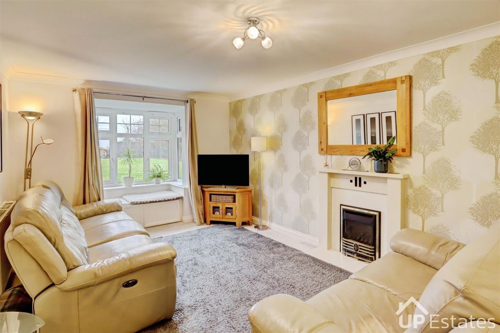 Property photo 2 of 23 Living Room