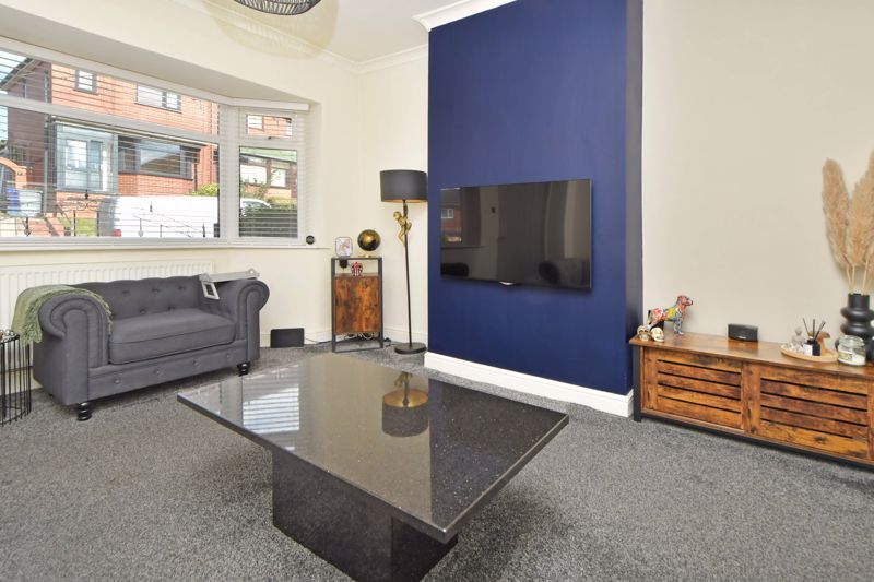 Property photo 3 of 30 Lounge