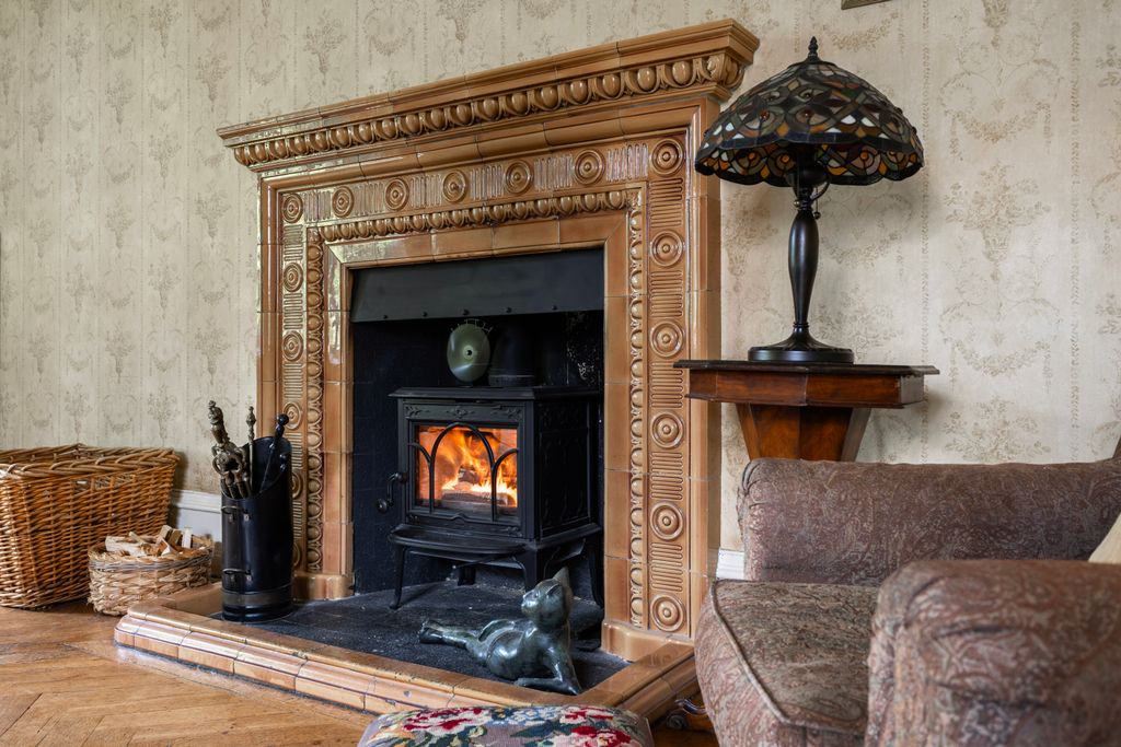 Property photo 2 of 23