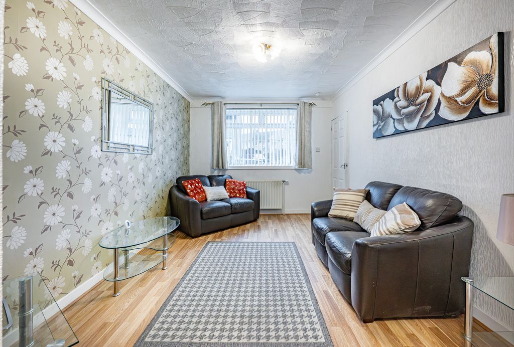 Property photo 3 of 33