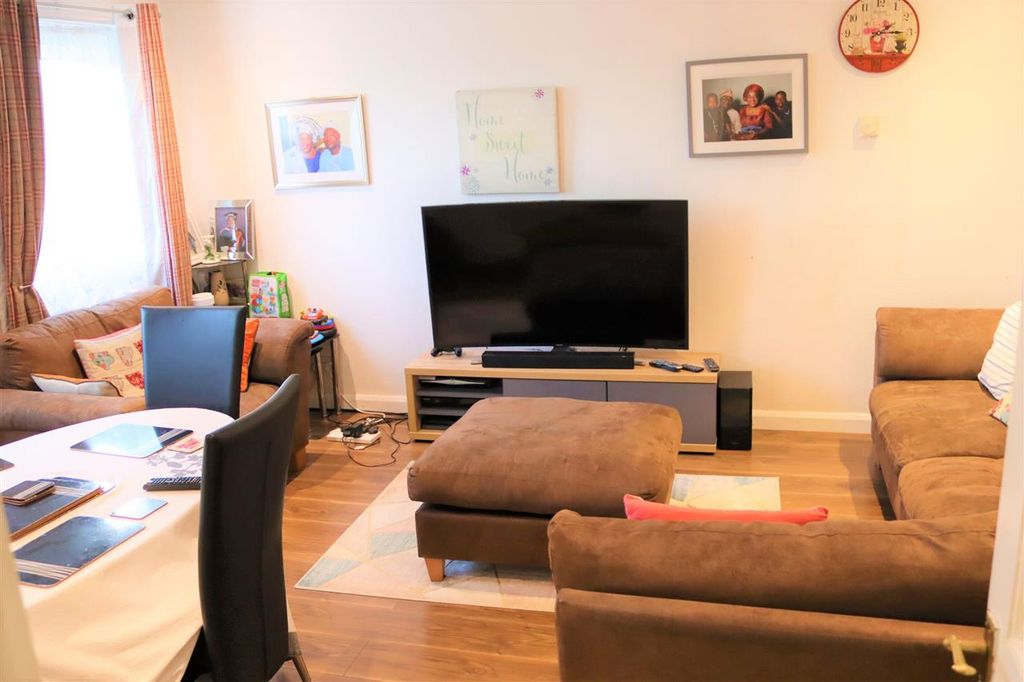 Property photo 3 of 21