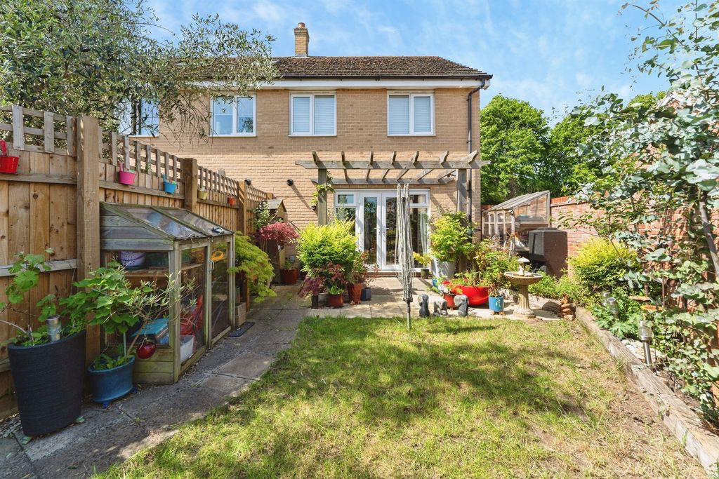 Property photo 2 of 20