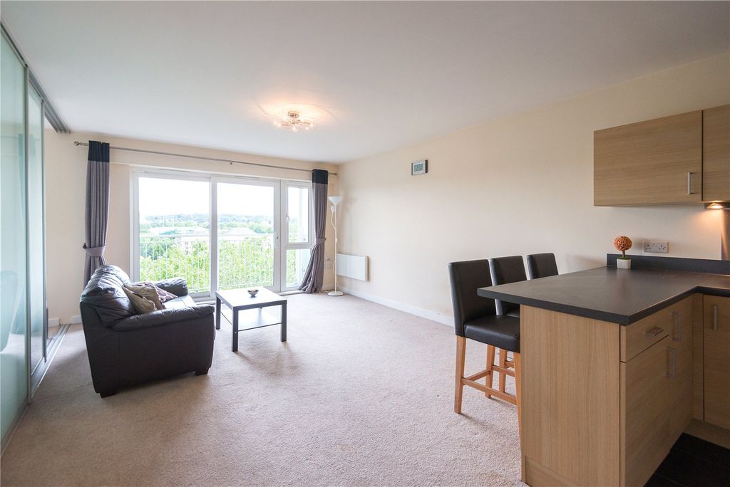 Property photo 3 of 8 Picture No. 01