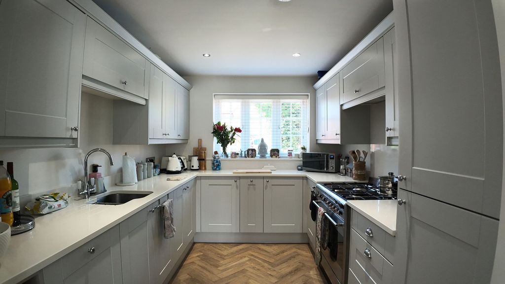 Property photo 2 of 16 Kitchen
