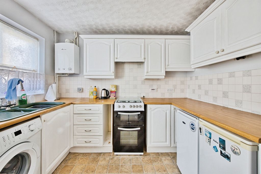 Property photo 2 of 16