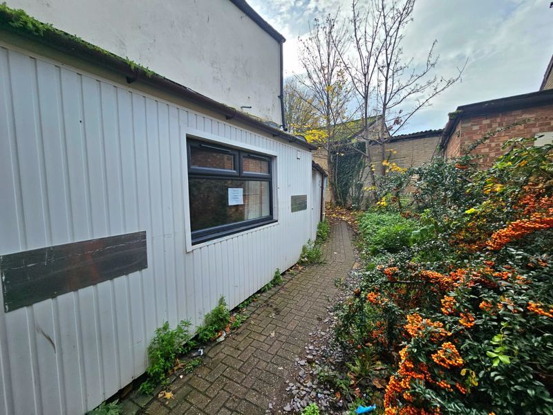 Property photo 1 of 5 Photo 4