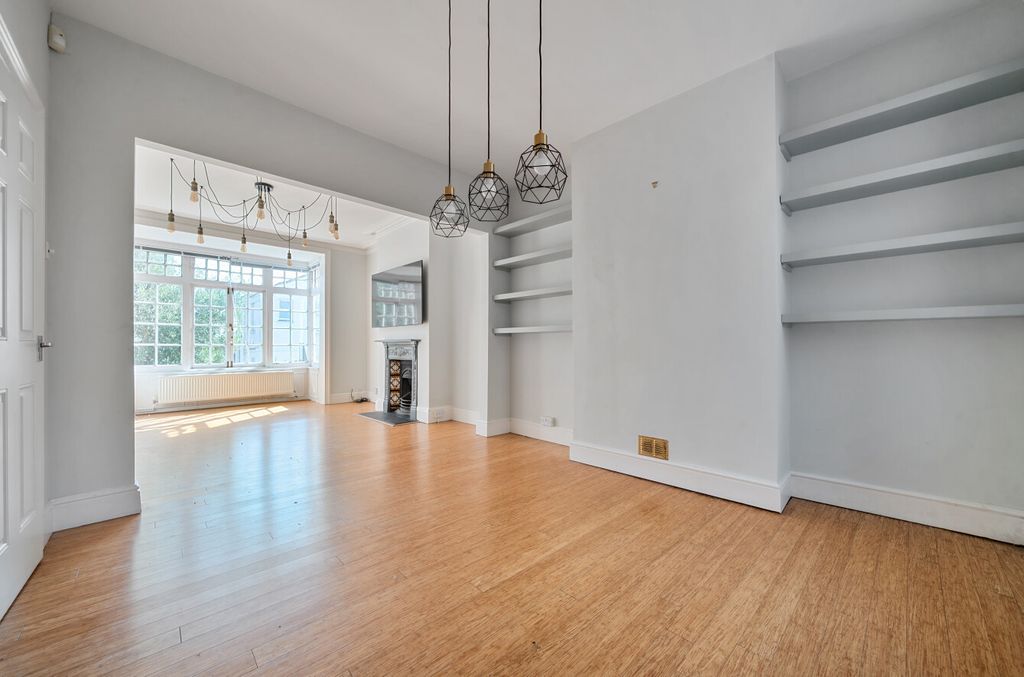 Property photo 2 of 18 1494912-10-6A58A2...
