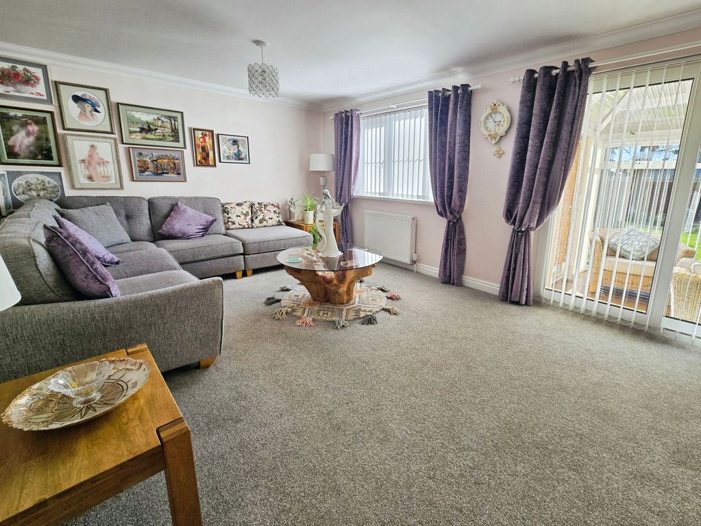 Property photo 3 of 19 Living Room