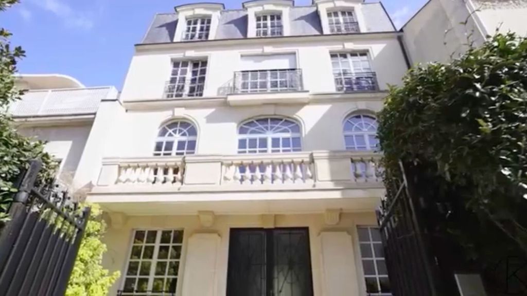 Property photo 1 of 17 Prestigious Residence Neuilly Sur Seine