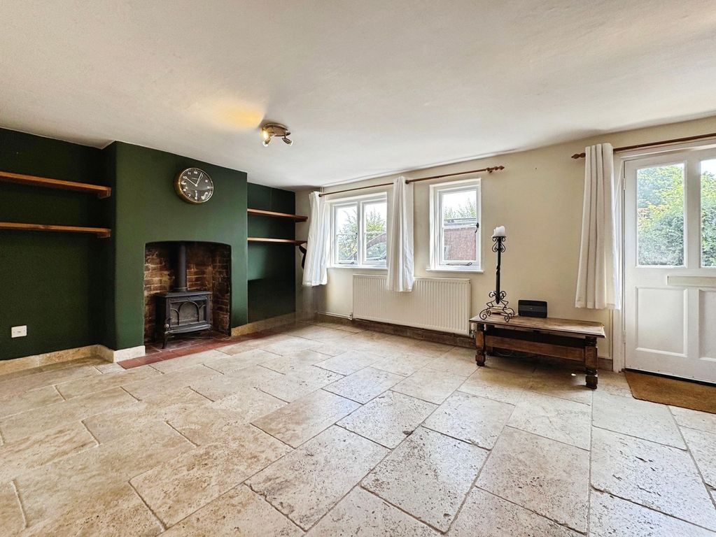 Property photo 3 of 12