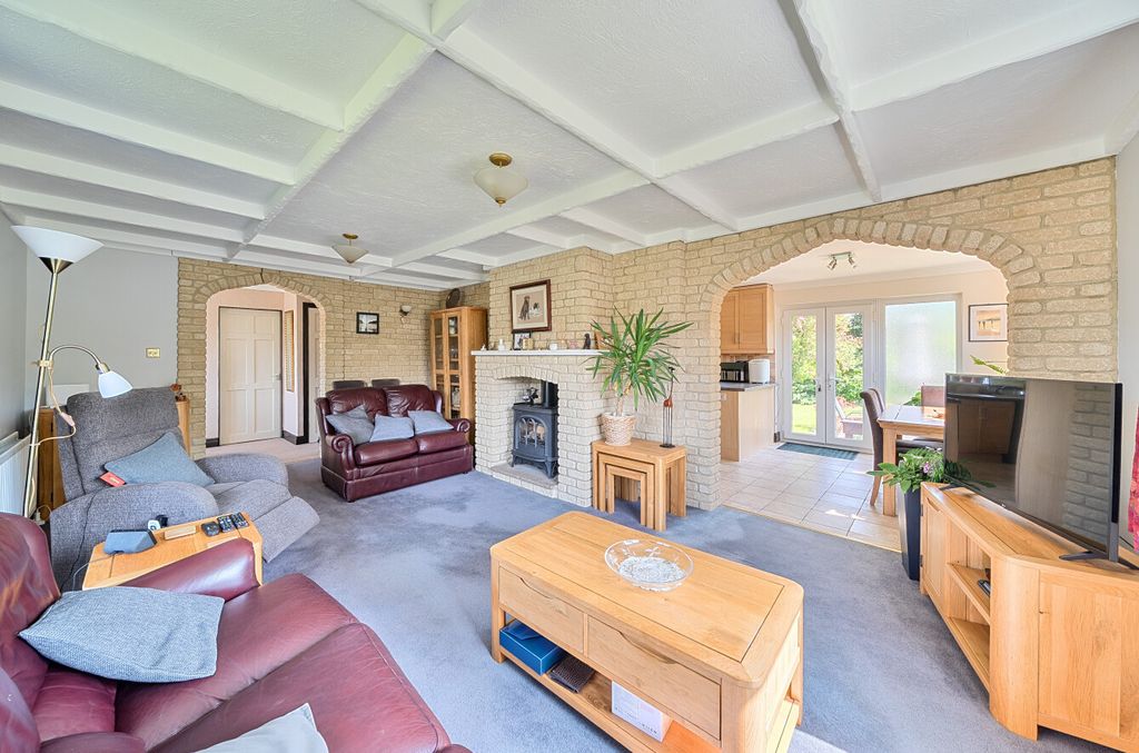 Property photo 3 of 16 1456148-12-69F4d8...