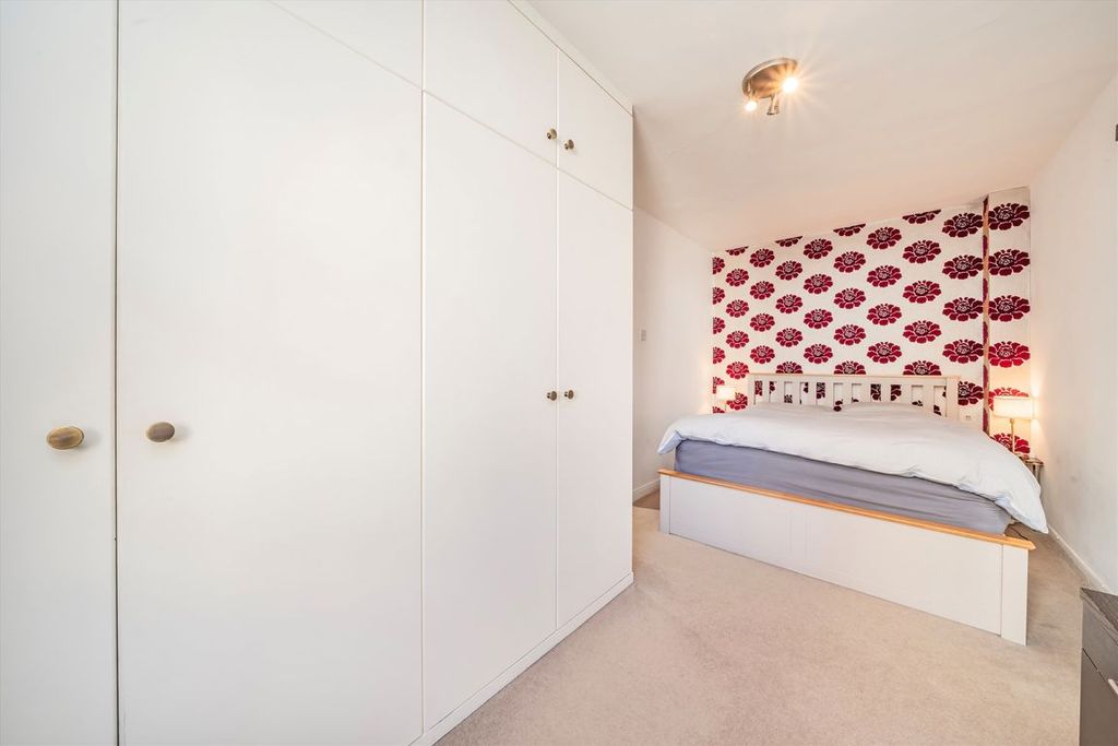 Property photo 3 of 4