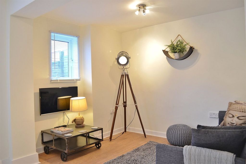 Property photo 2 of 6 Picture No. 06