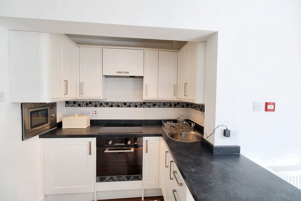 Property photo 3 of 6 Picture No. 02