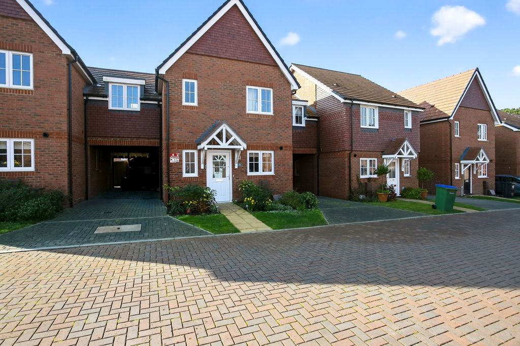 Property photo 2 of 20