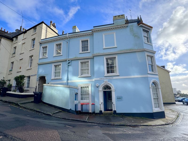 Property photo 1 of 9 Photo 6