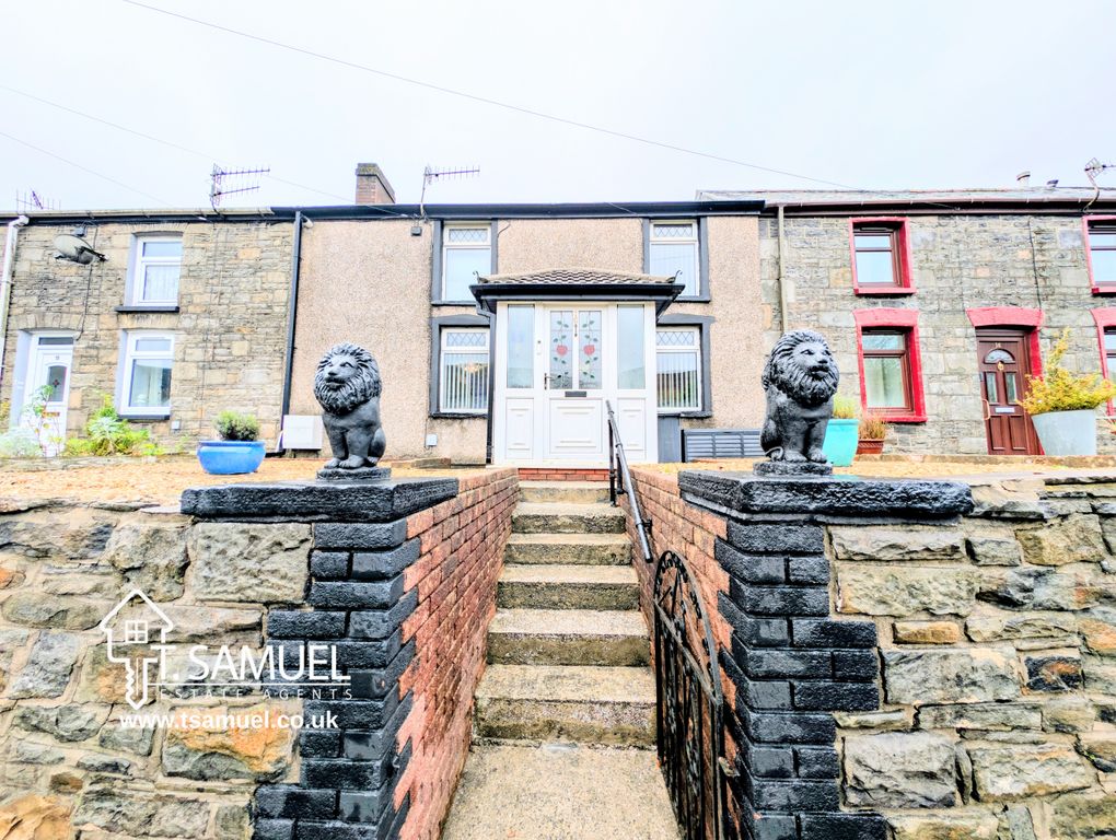 Property photo 1 of 25 Front