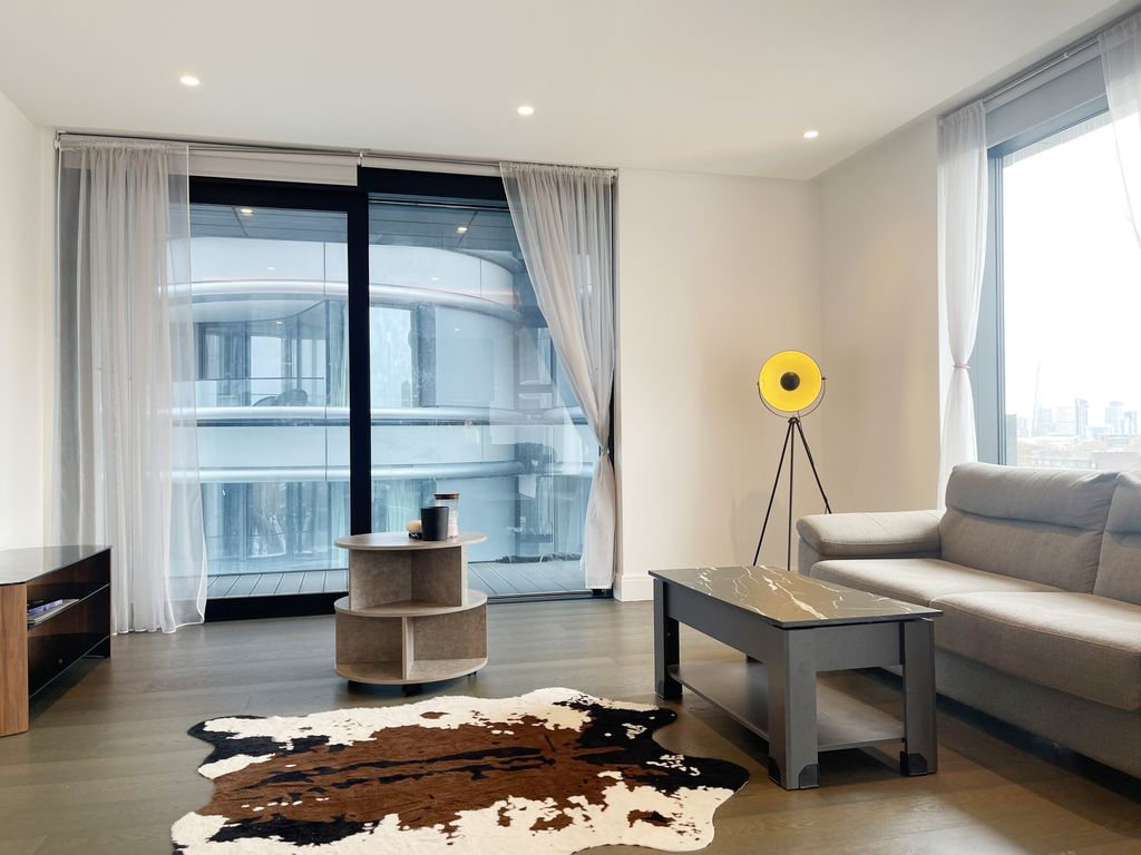 Property photo 1 of 16 Living Room