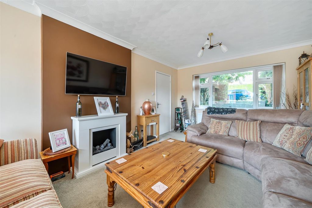 Property photo 3 of 22 Sitting Room