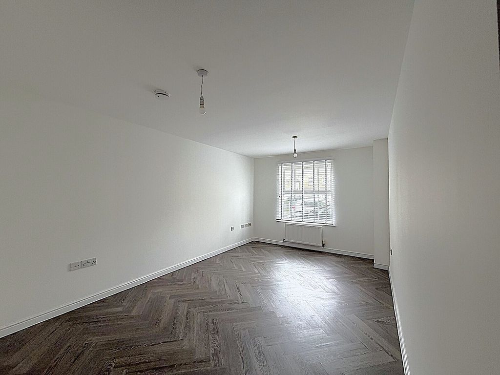 Property photo 2 of 7 Lounge