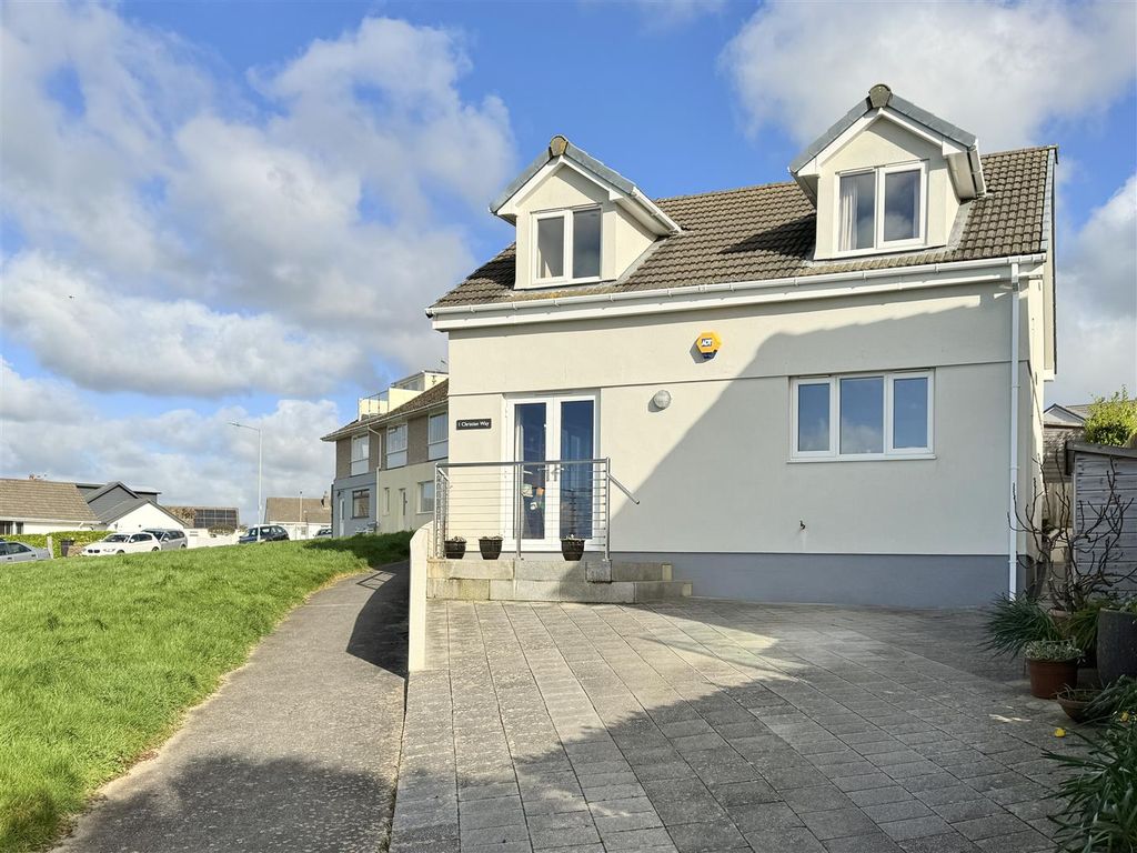 Property photo 1 of 28