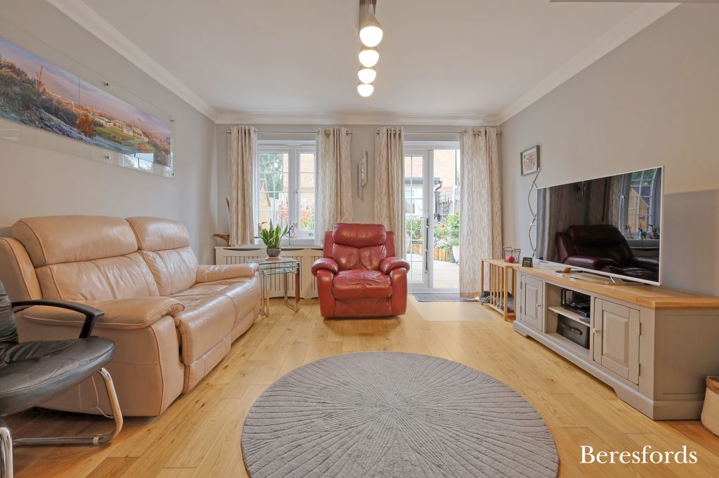 Property photo 2 of 13 Lounge