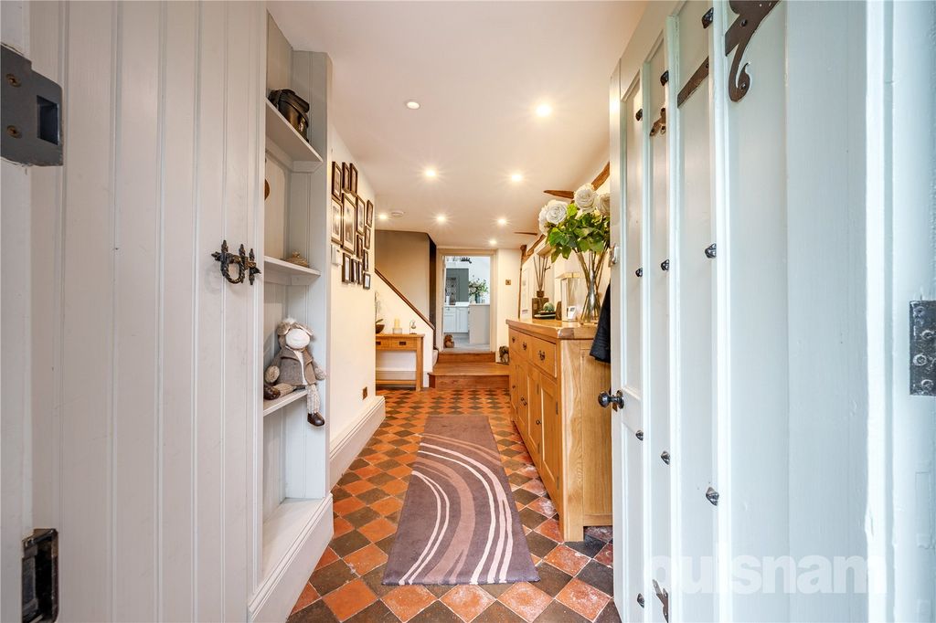 Property photo 2 of 44 Picture No. 14