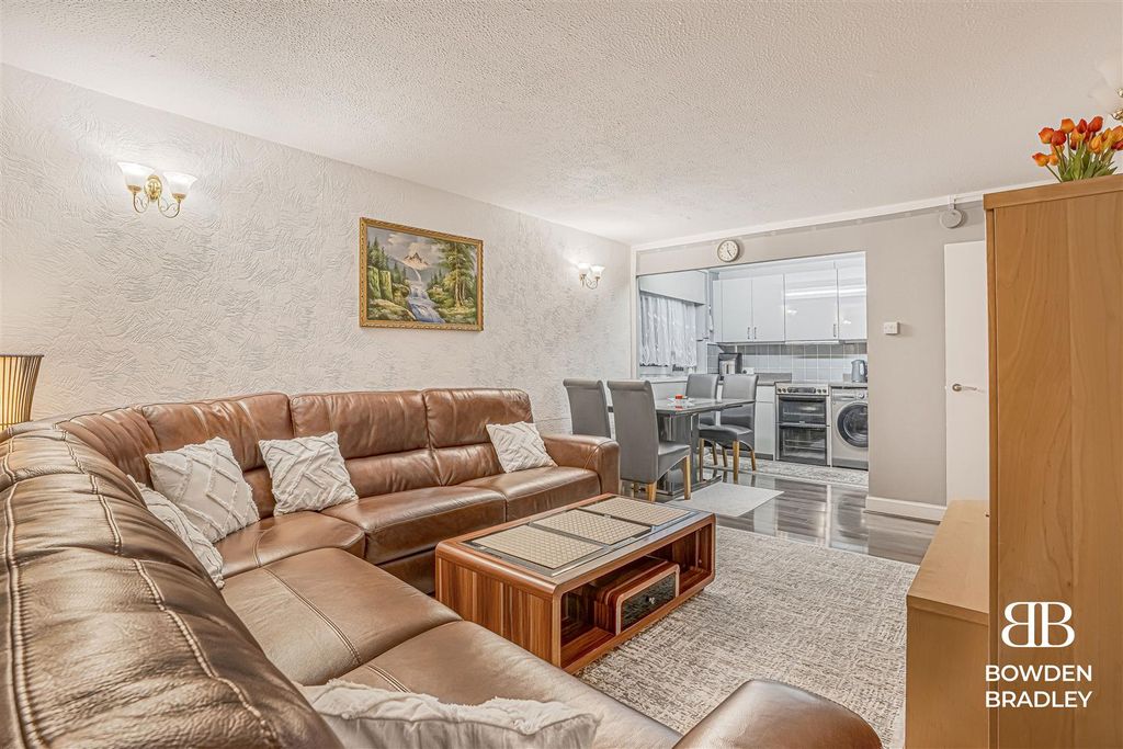 Property photo 3 of 15 Living Room