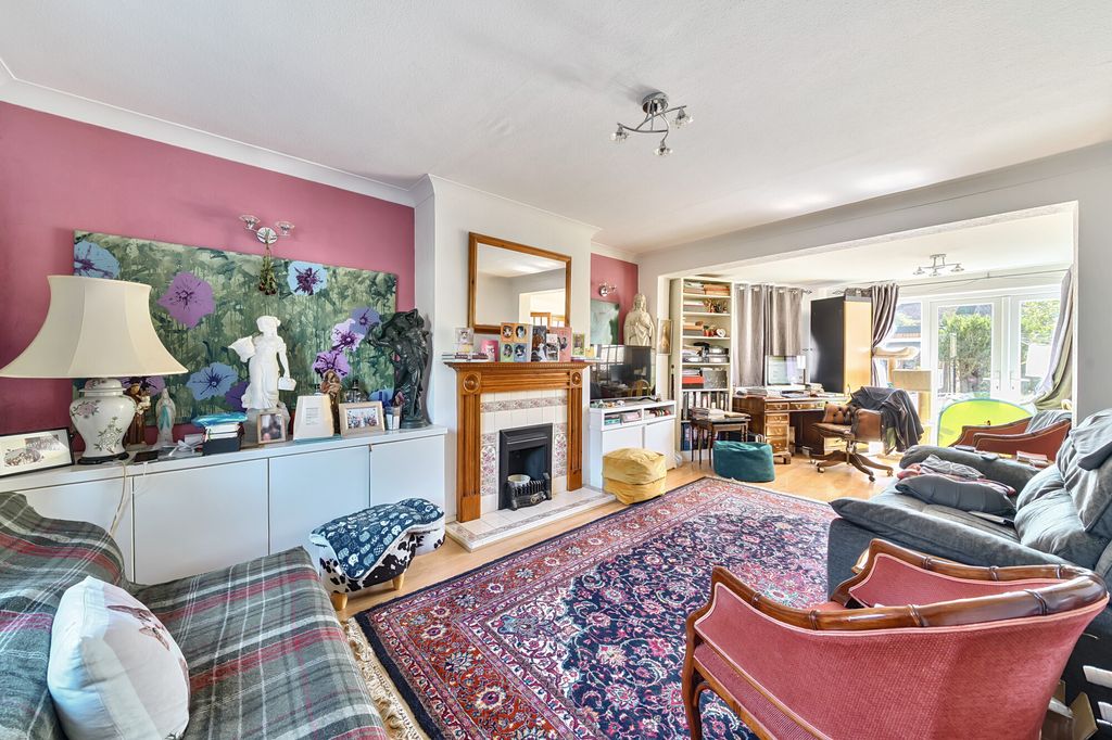 Property photo 3 of 11