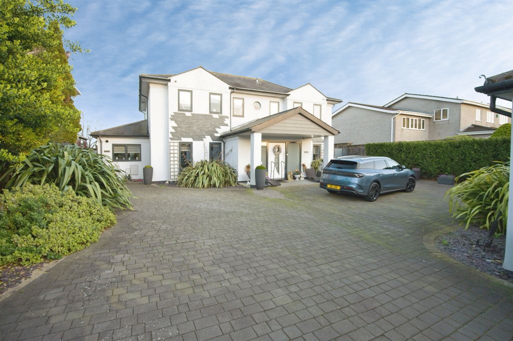 Property photo 3 of 35