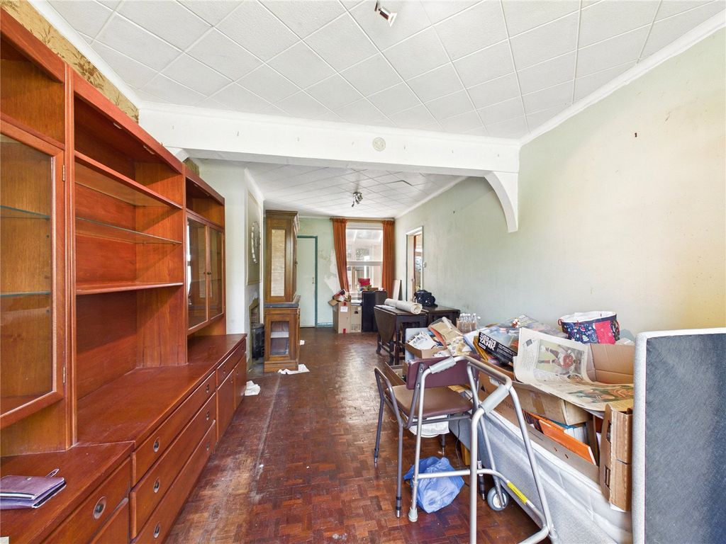 Property photo 3 of 11 Lounge