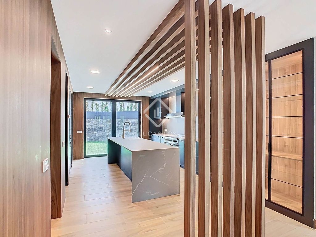 Property photo 2 of 50