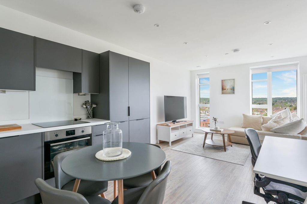 Property photo 1 of 11 Img_7873