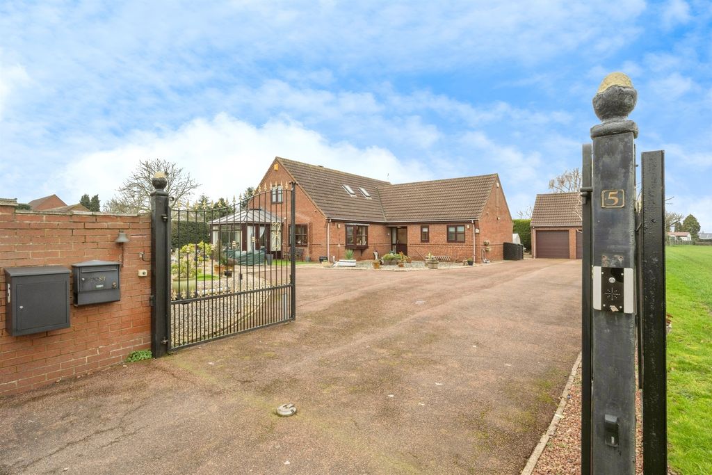Property photo 1 of 25